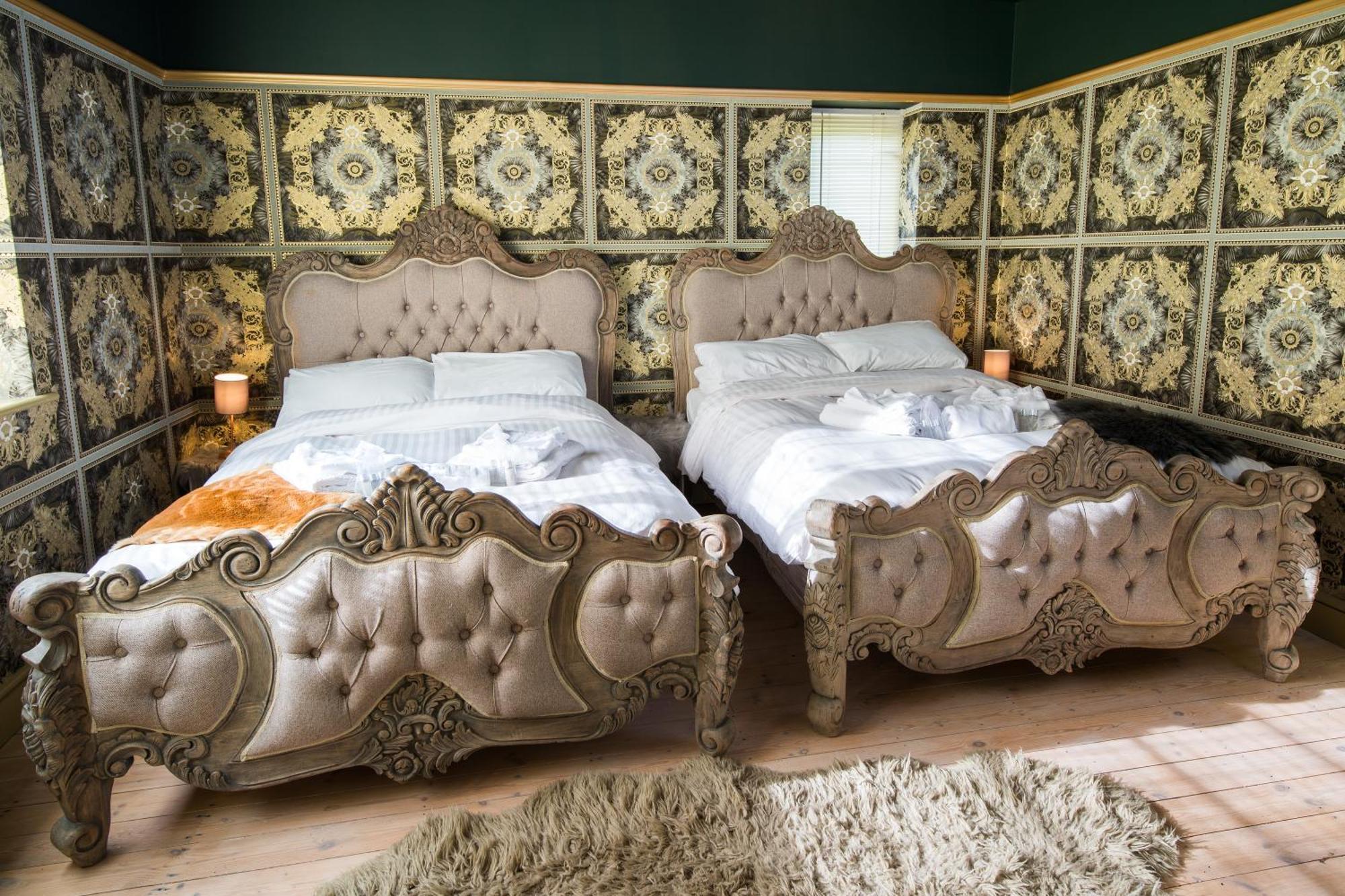 Deluxe 4 Or 5 Bed House With Hot Tub, Cinema Room Sleeps 15 Saffron Walden Kültér fotó