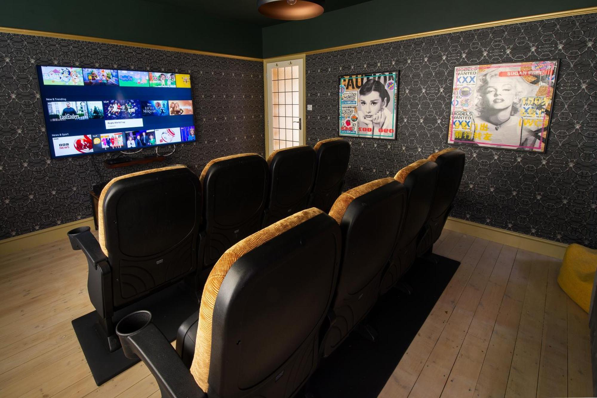 Deluxe 4 Or 5 Bed House With Hot Tub, Cinema Room Sleeps 15 Saffron Walden Kültér fotó