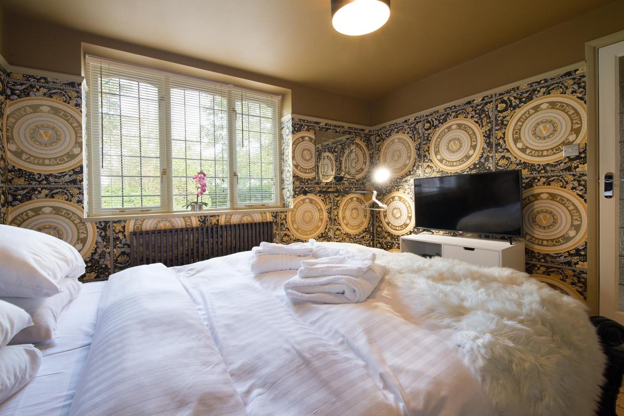 Deluxe 4 Or 5 Bed House With Hot Tub, Cinema Room Sleeps 15 Saffron Walden Kültér fotó